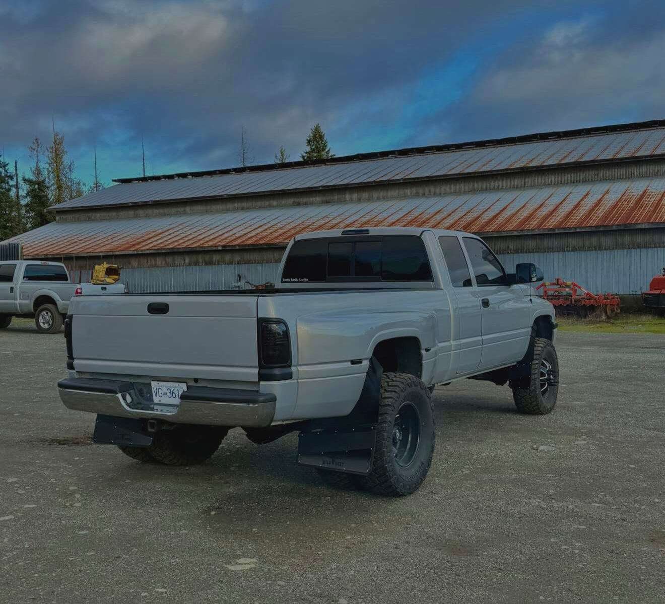 Dually Kickback Mudflaps